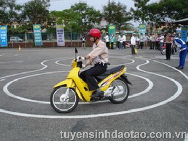 thi bằng lái xe máy